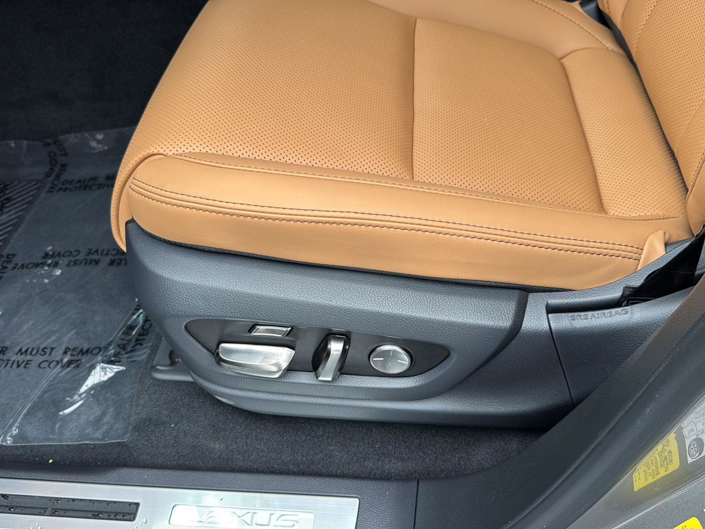 New 2026 Lexus LX 700h Luxury image 28