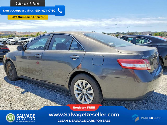 Used 2011 Toyota Camry LE FWD image 3