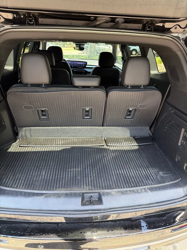Used 2025 Buick Enclave Avenir w/ Super Cruise Package AWD/4WD image 10