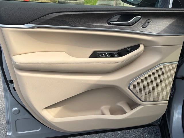 New 2026 Jeep Grand Cherokee Limited AWD/4WD image 12
