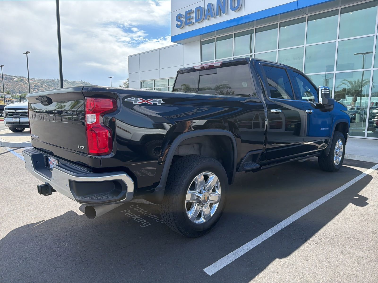 Used 2021 Chevrolet Silverado 3500 LTZ w/ LTZ Premium Package image 7