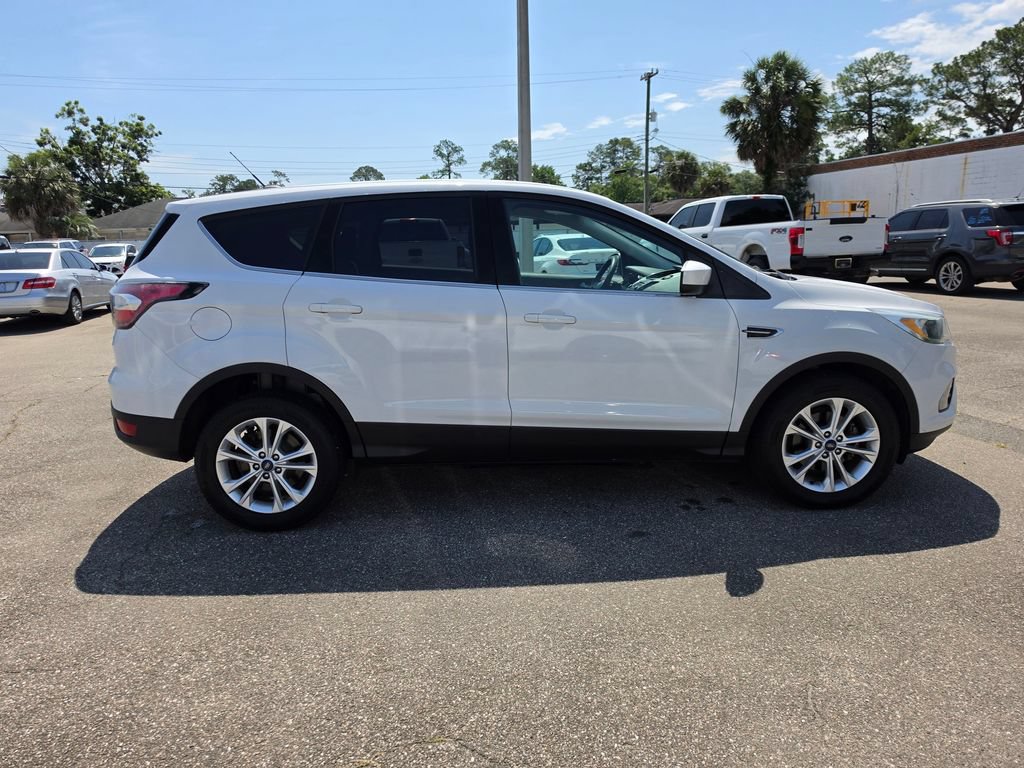 Used 2017 Ford Escape SE FWD image 14