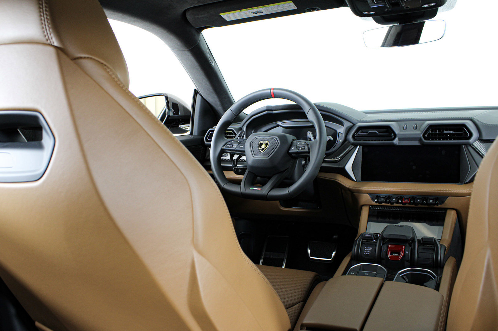 Used 2025 Lamborghini Urus SE AWD/4WD image 31