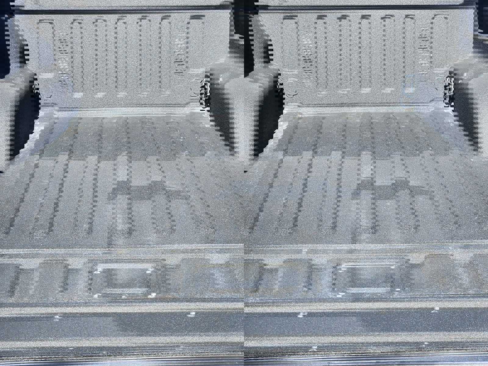 Used 2020 Jeep Gladiator Overland image 13