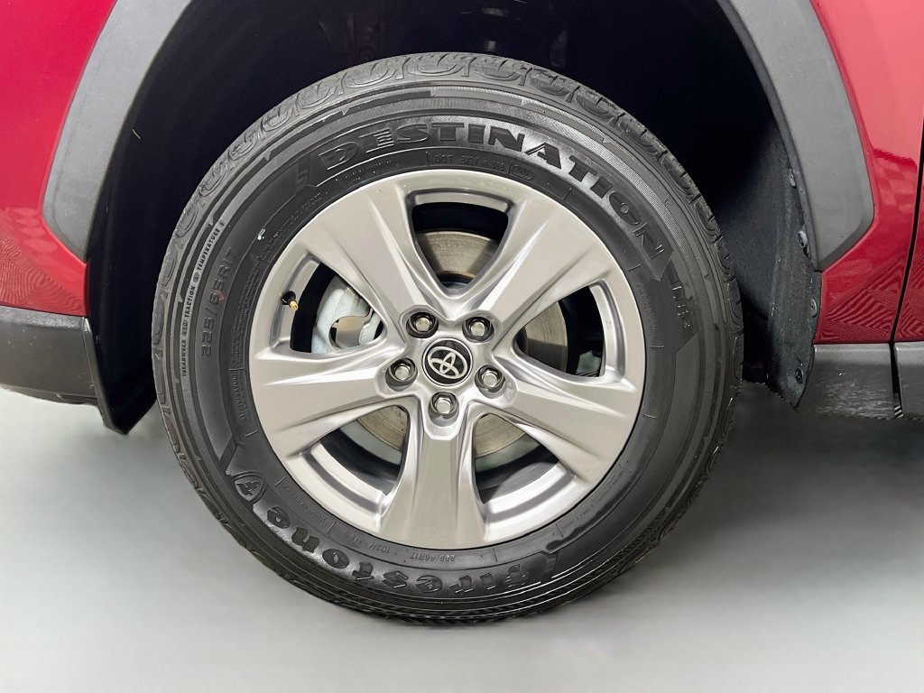 Used 2023 Toyota RAV4 XLE FWD image 11