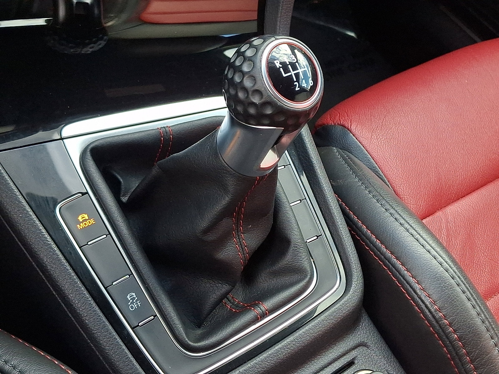 Used 2018 Volkswagen GTI S image 16