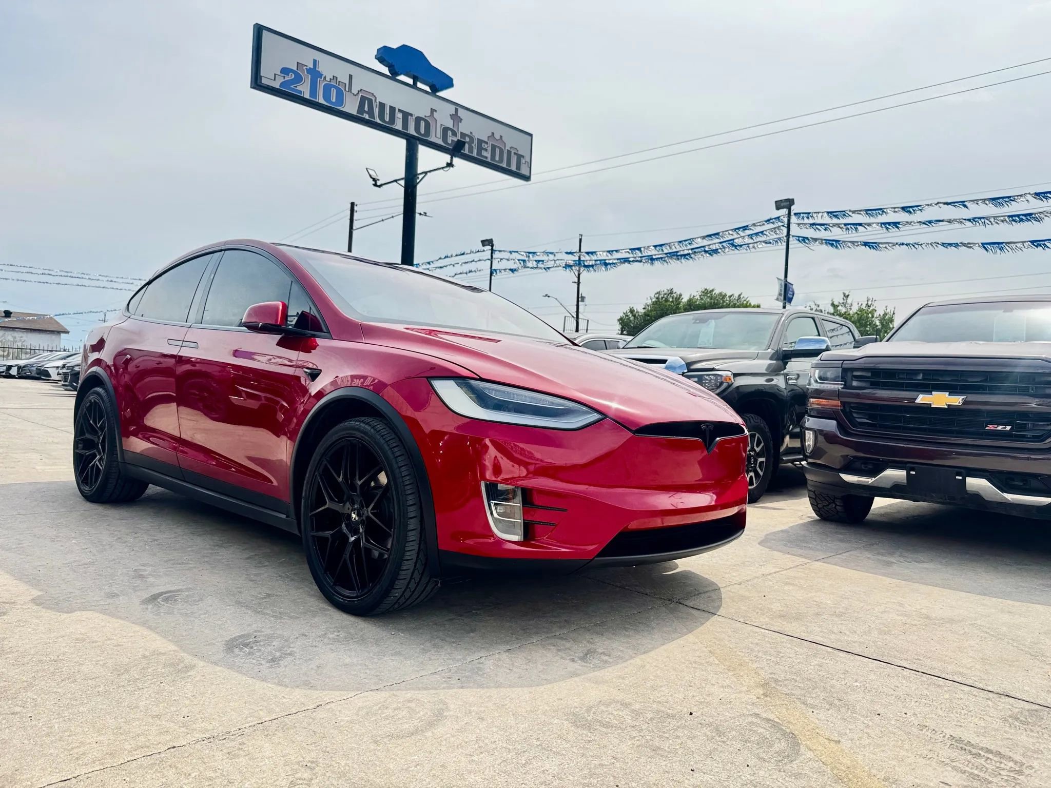 Used 2020 Tesla Model X image 1