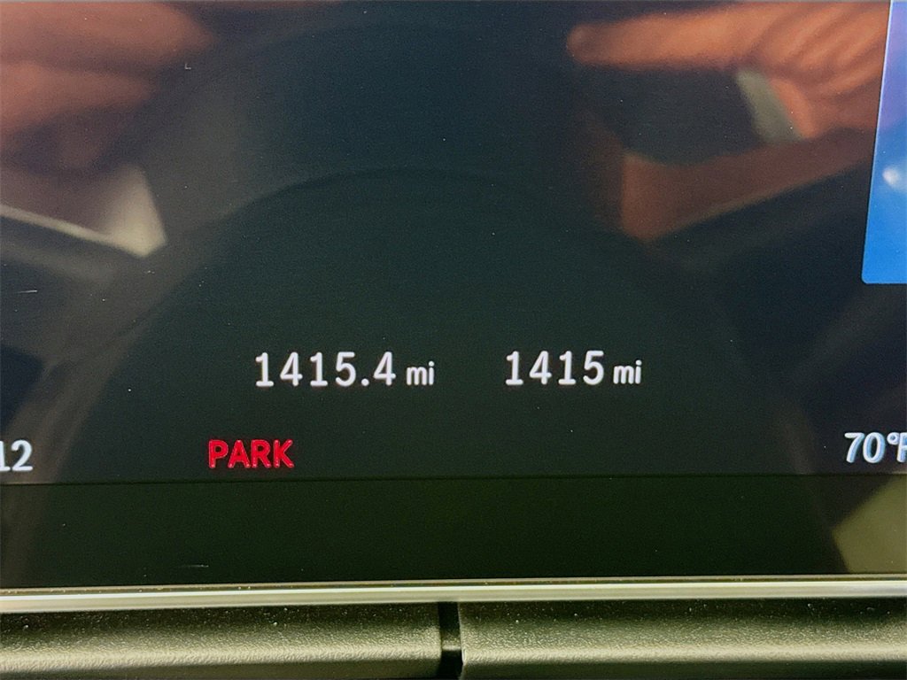 Used 2025 Mercedes-Benz C 300 4MATIC Sedan image 13