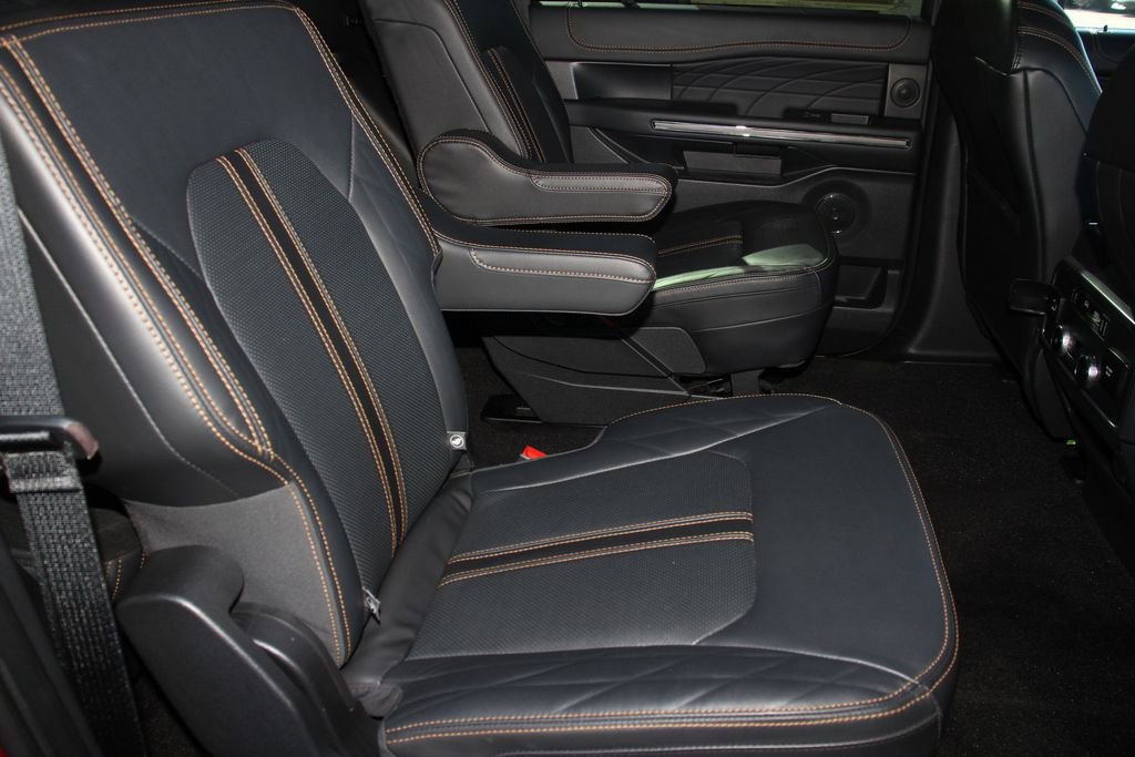 Certified 2022 Ford Expedition Max Platinum image 26
