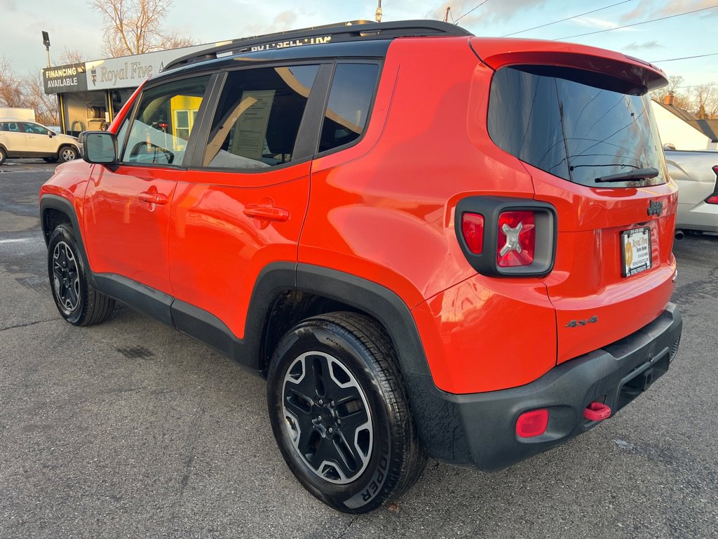 Used 2017 Jeep Renegade Trailhawk w/ Premium Trailhawk Package image 13