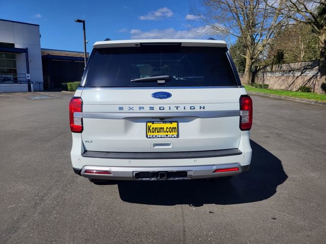 Used 2023 Ford Expedition XLT image 4