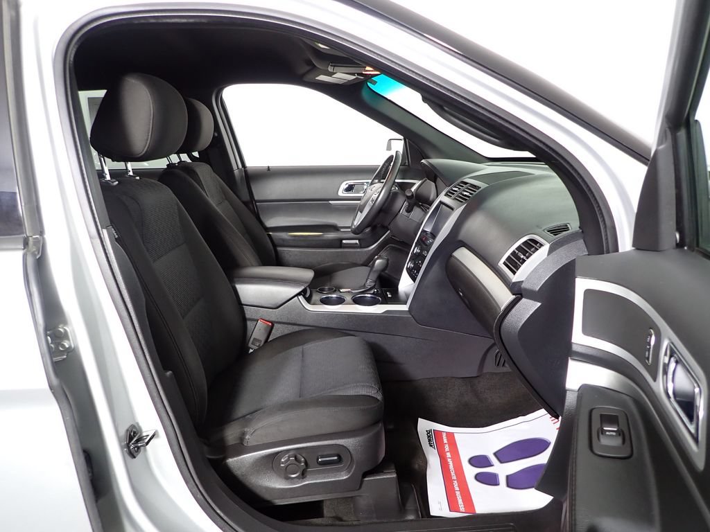 Used 2013 Ford Explorer XLT FWD image 38