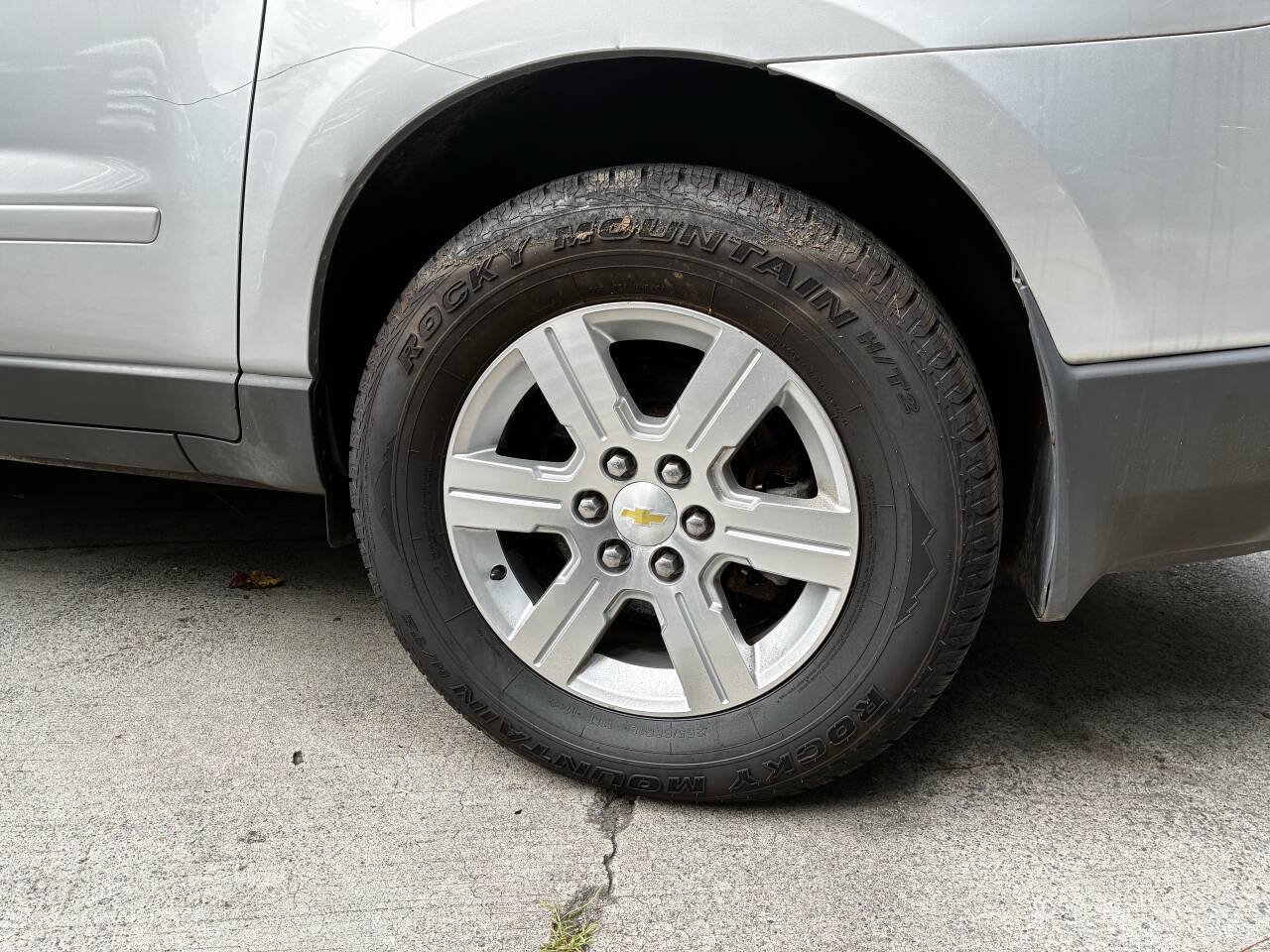 Used 2012 Chevrolet Traverse LT FWD image 16
