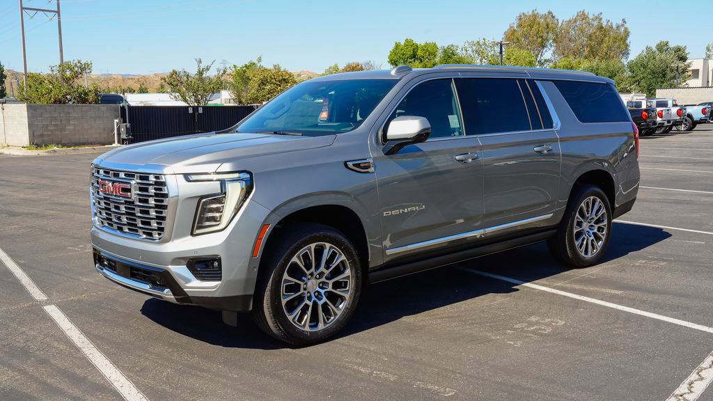 New 2026 GMC Yukon Denali w/ Sun & Power Step Package image 3