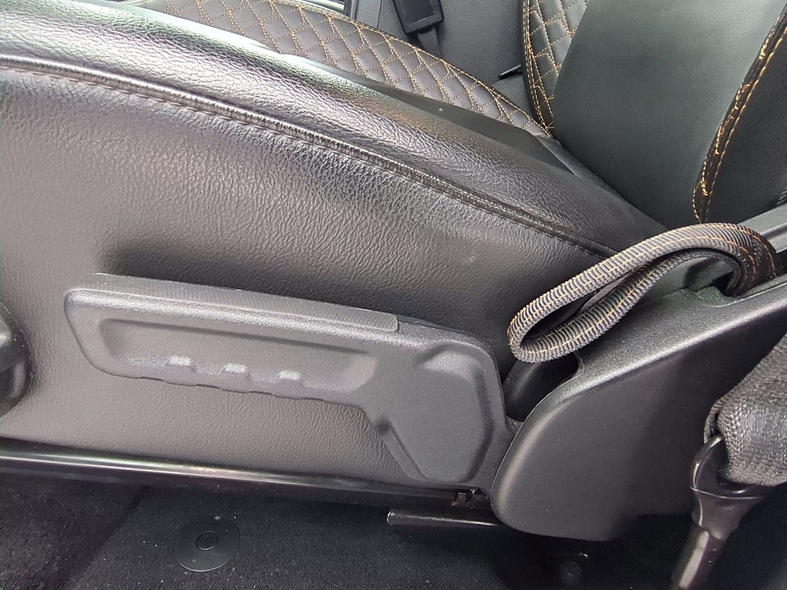 Used 2023 Jeep Wrangler Altitude image 22