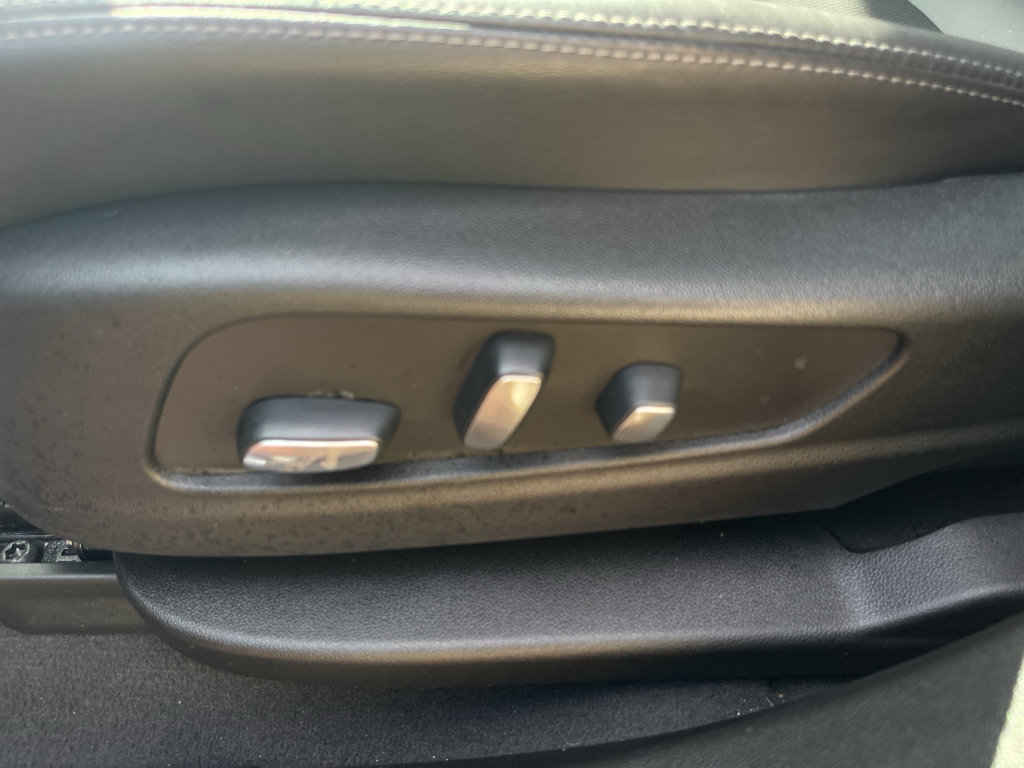 Used 2023 Cadillac XT5 Premium Luxury w/ Technology Package image 16