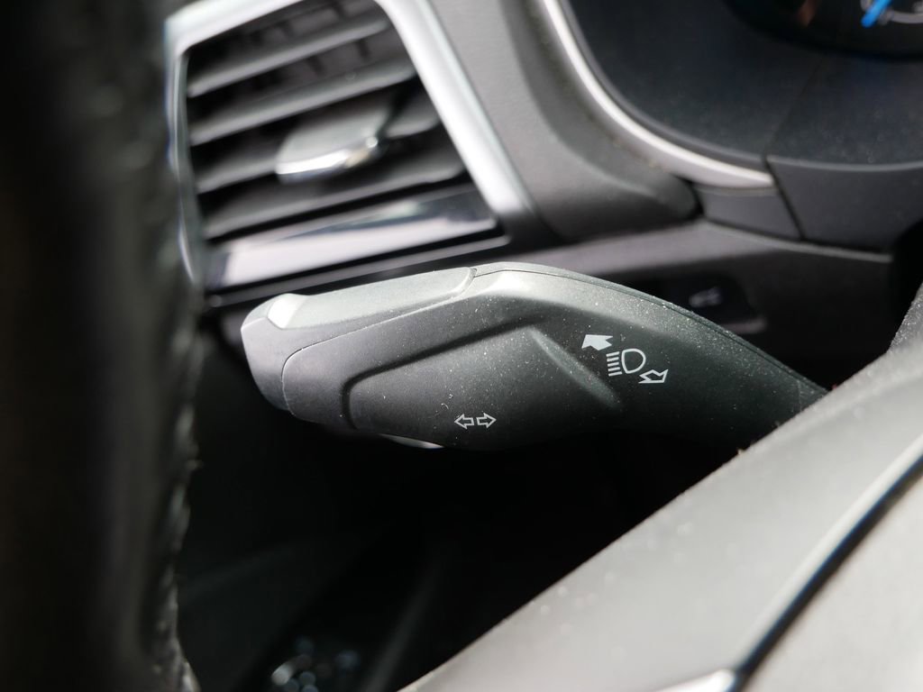 Used 2015 Ford Fusion SE w/ Equipment Group 201A image 25