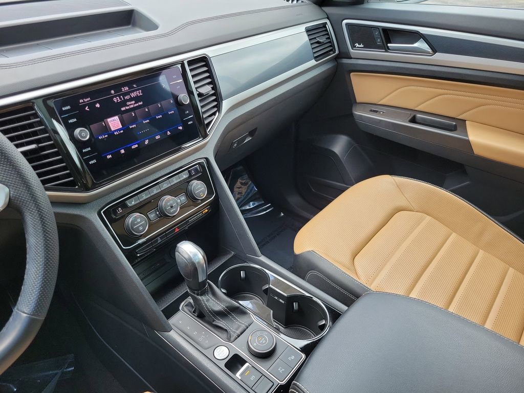 Used 2023 Volkswagen Atlas Cross Sport SEL Premium R-Line image 31