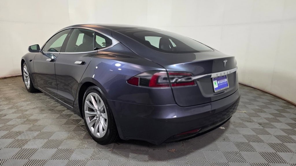 Used 2020 Tesla Model S AWD image 4