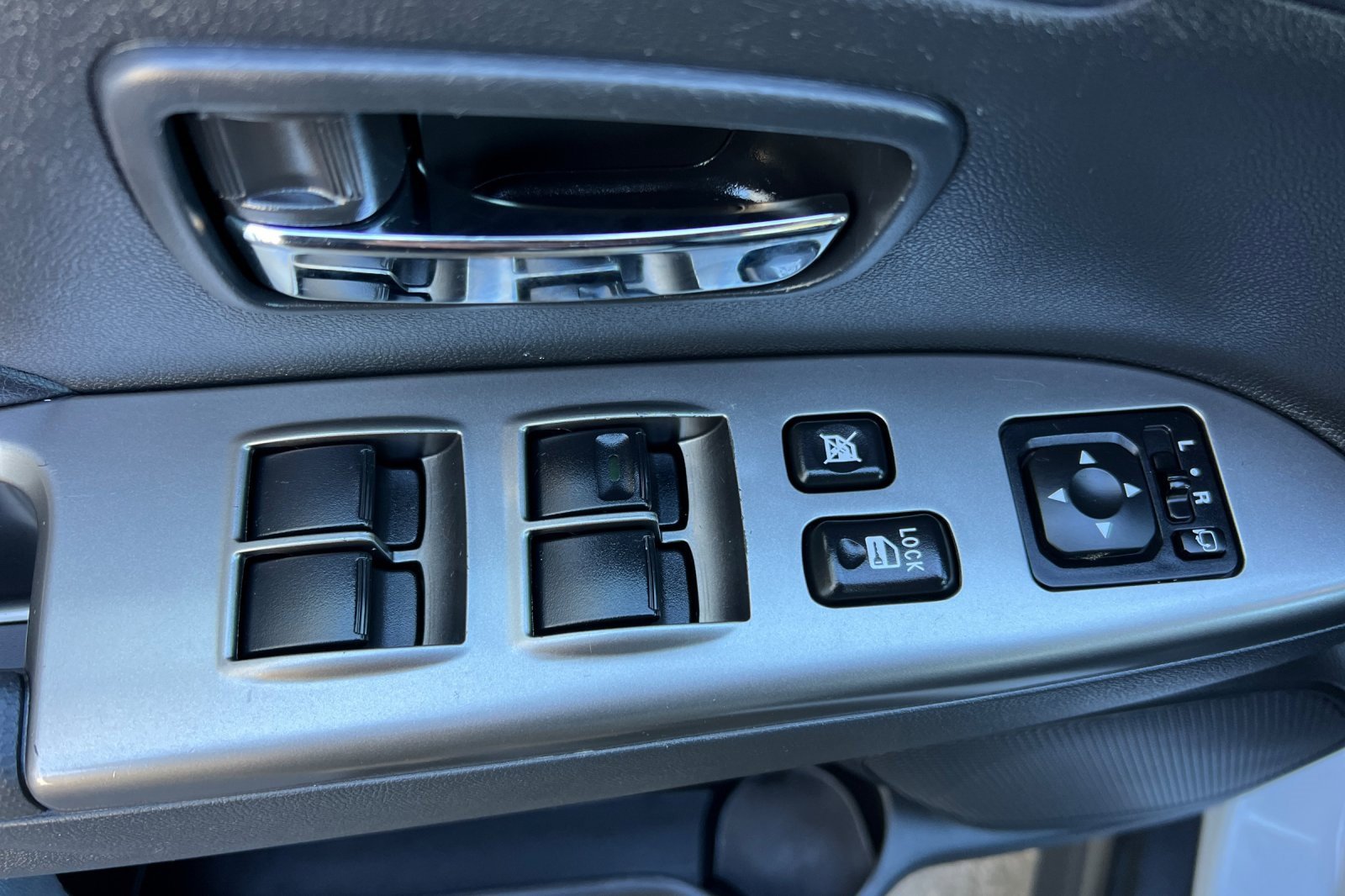 Used 2024 Mitsubishi Outlander Sport SE image 11