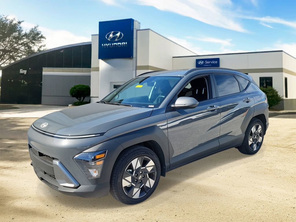 Used 2025 Hyundai Kona SEL image 2