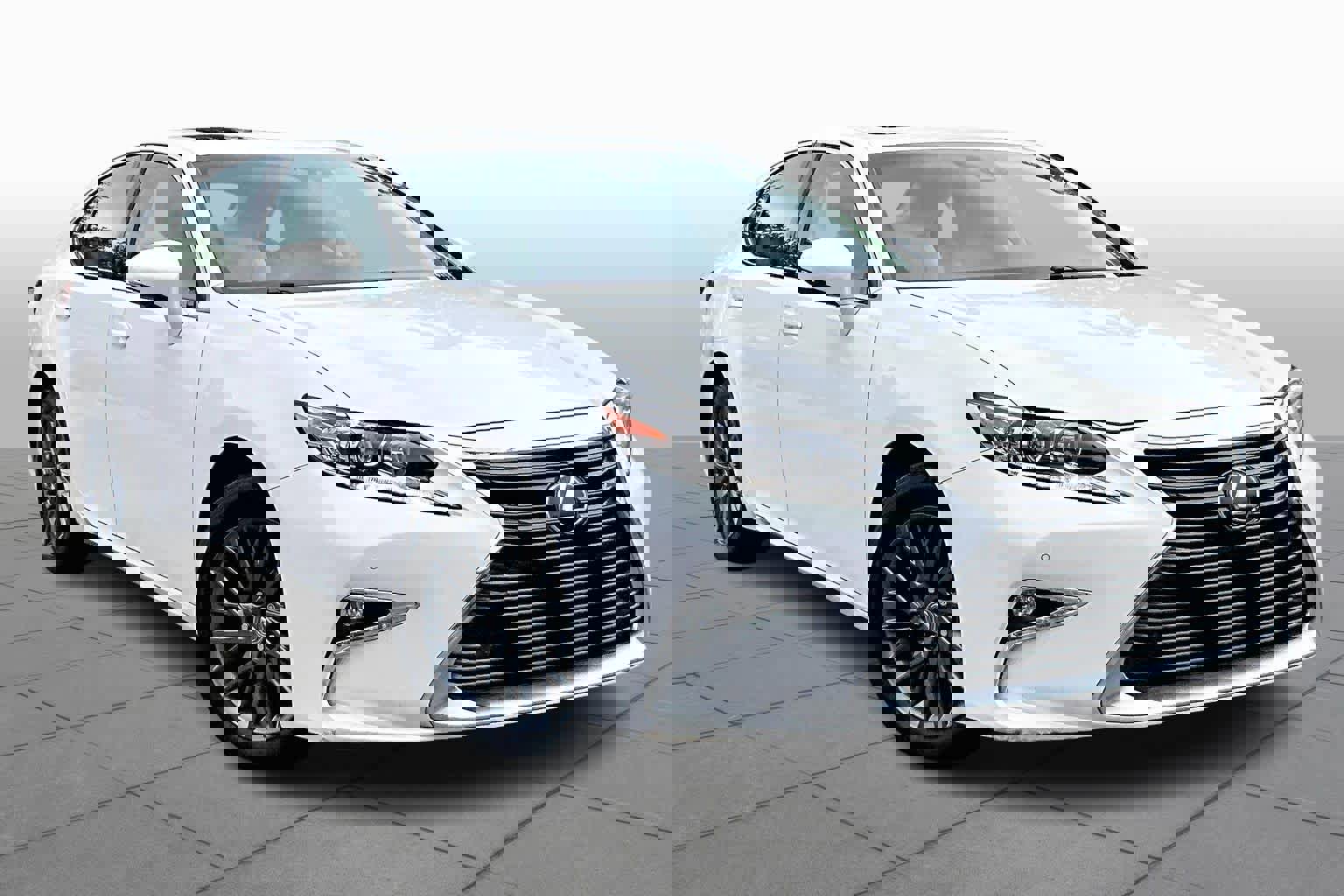 Used 2018 Lexus ES 350 w/ Premier Package image 3