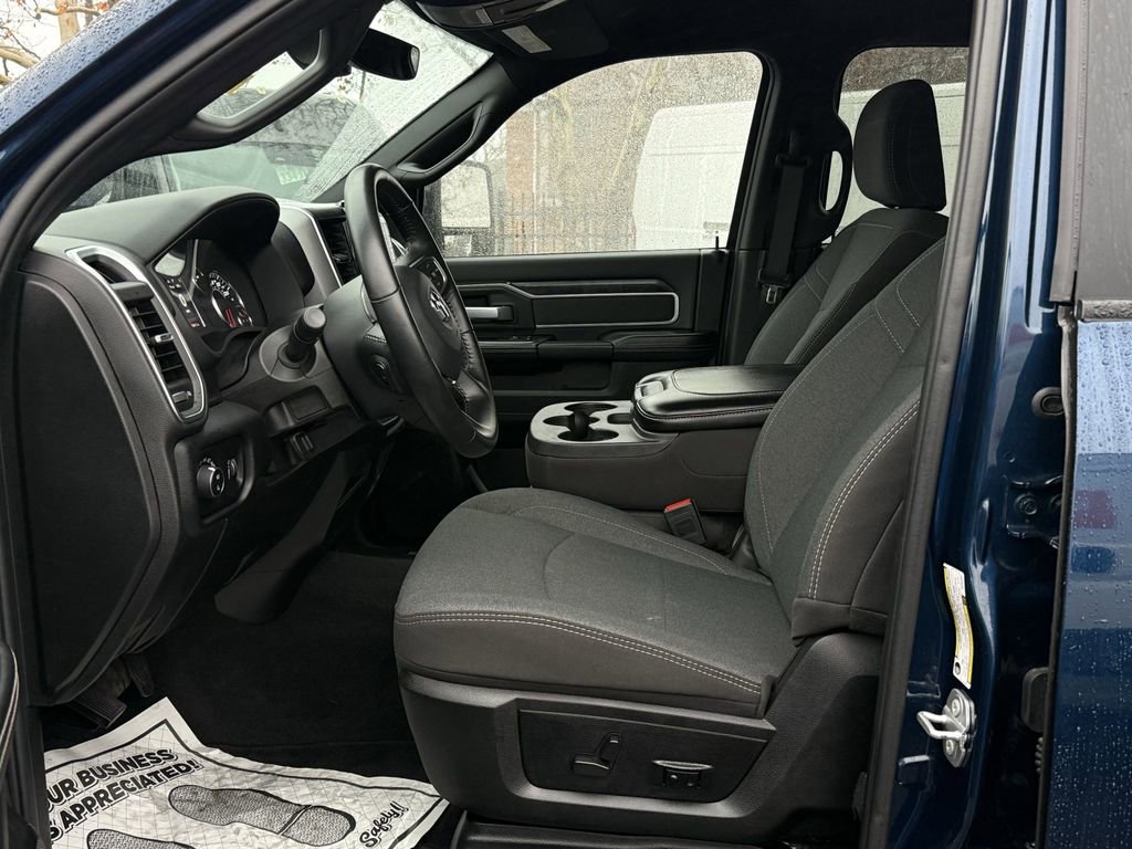 Used 2024 RAM 2500 Big Horn w/ Sport Appearance Package image 14