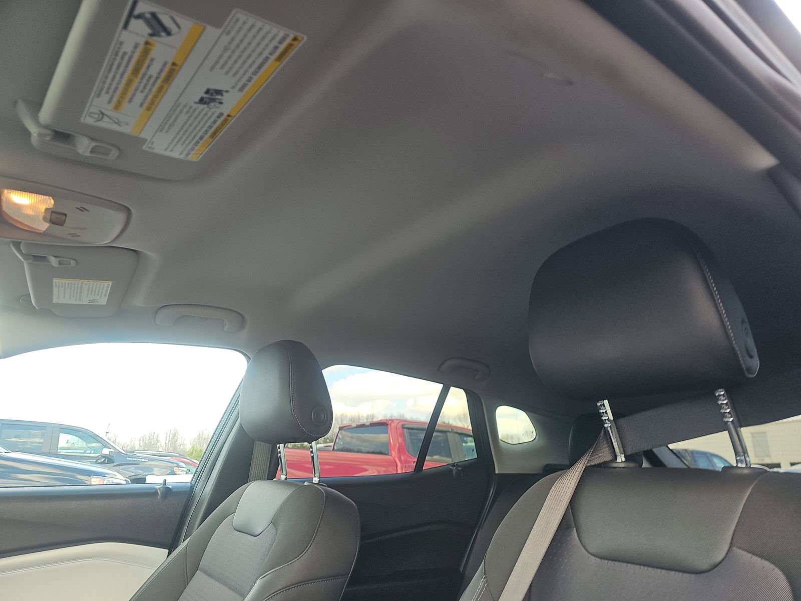 Used 2025 Chevrolet Trax LT w/ LT Convenience Package image 14