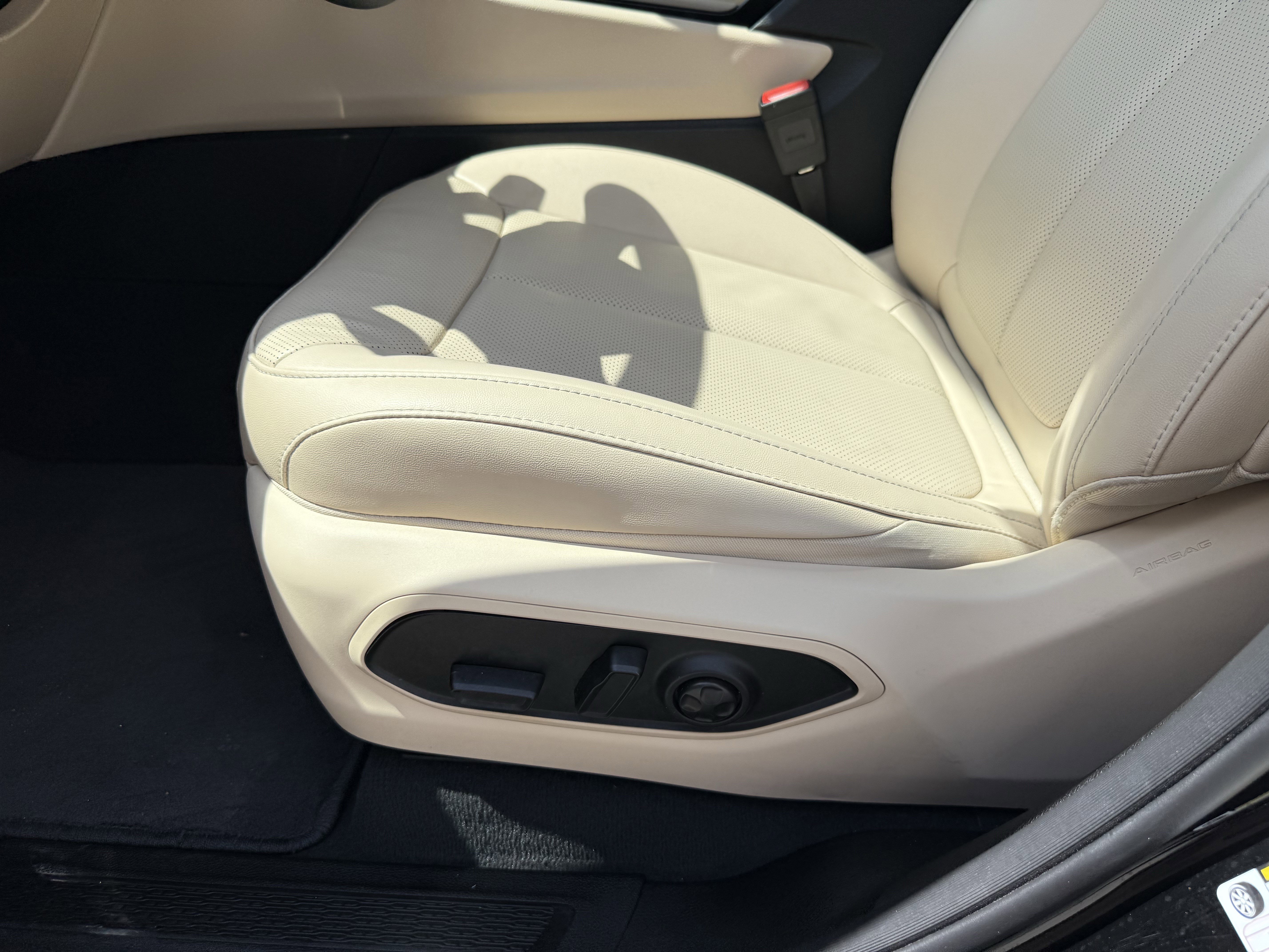 Used 2024 Jeep Grand Cherokee L Limited w/ Luxury Tech Group II image 29