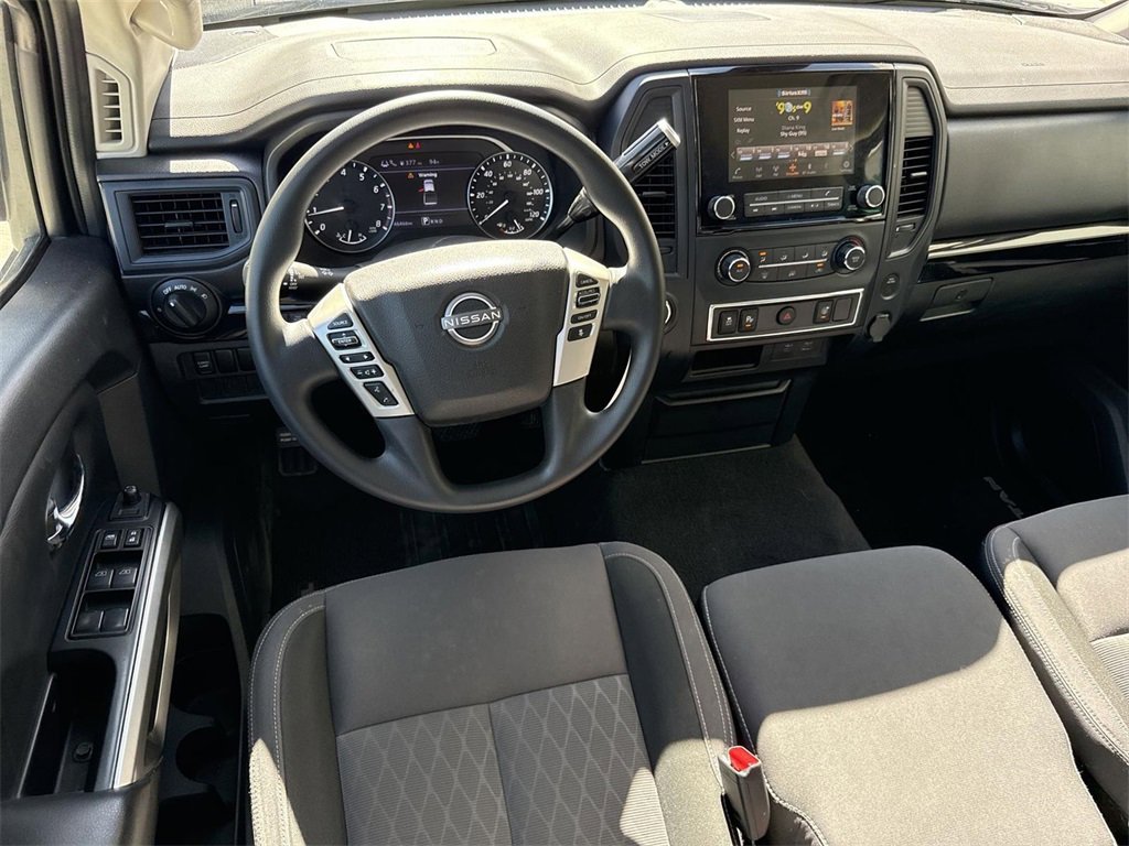 Used 2023 Nissan Titan SV image 18