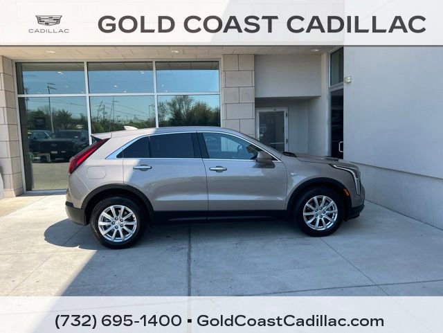 Certified 2023 Cadillac XT4 Luxury w/ Cold Weather Package FWD image 4