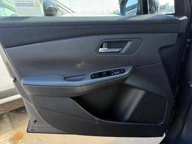 New 2026 Nissan Leaf SV+ w/ Illuminated Package FWD image 17