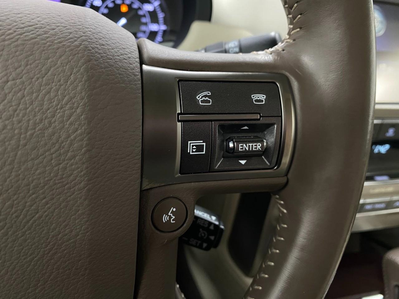 Used 2018 Lexus GX 460 Premium w/ Premium Package image 17