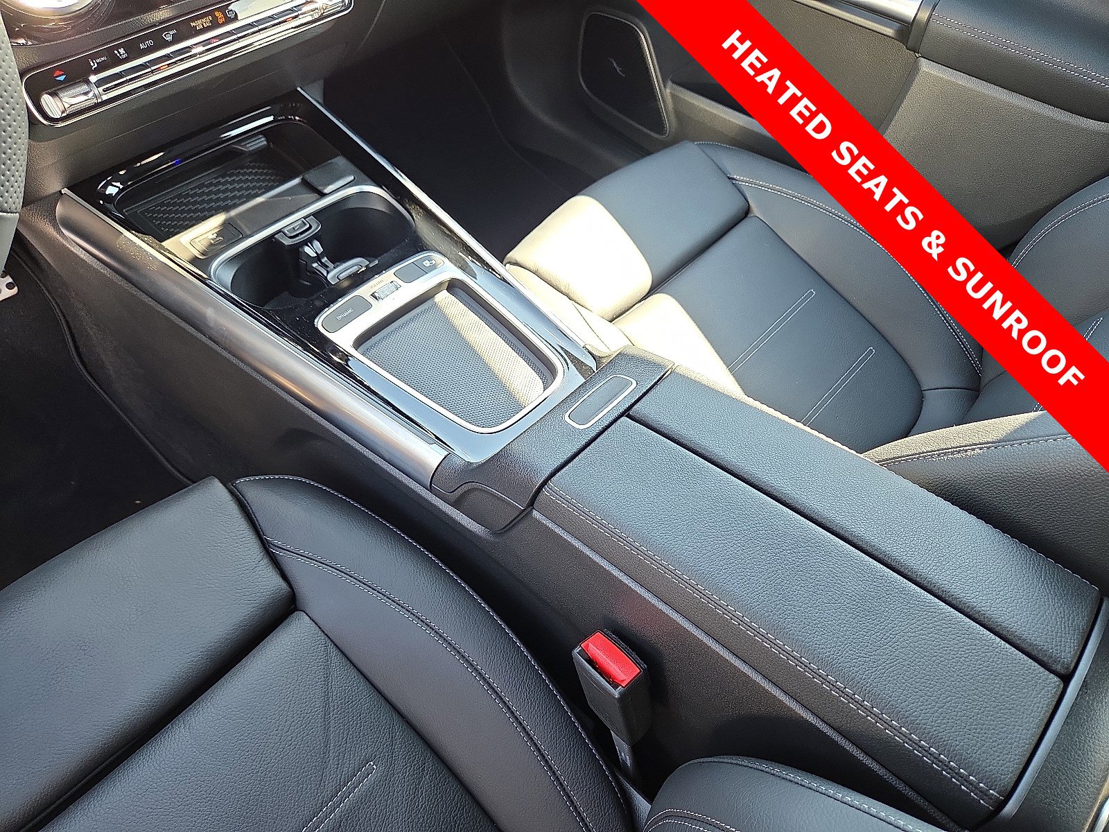 Used 2025 Mercedes-Benz GLA 35 AMG 4MATIC image 25