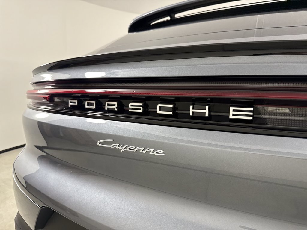 New 2026 Porsche Cayenne Coupe AWD/4WD image 18