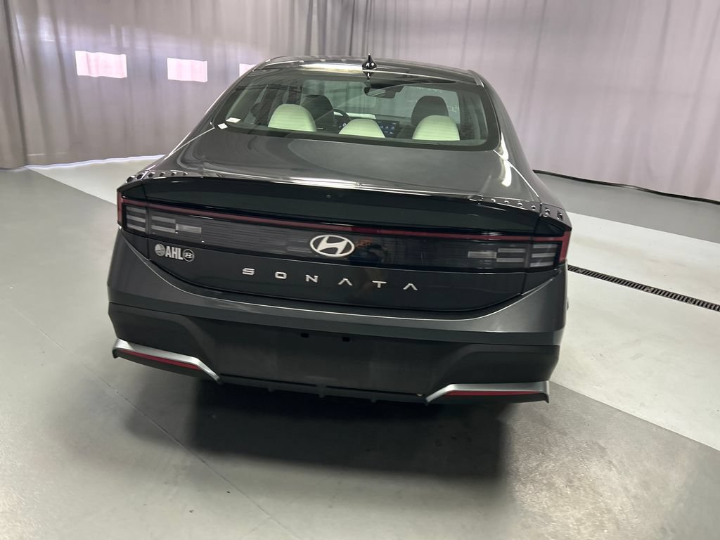 Used 2025 Hyundai Sonata SE FWD image 6