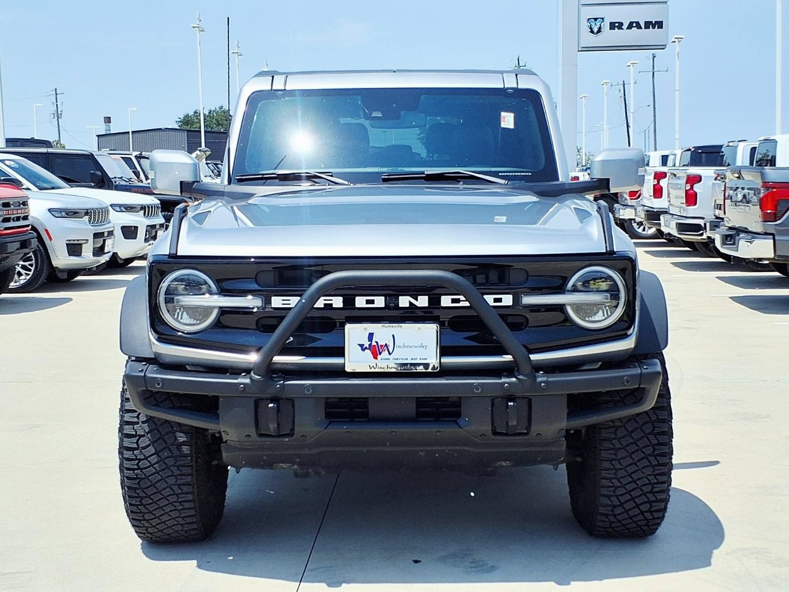 Used 2022 Ford Bronco Outer Banks w/ Sasquatch Package AWD/4WD image 3