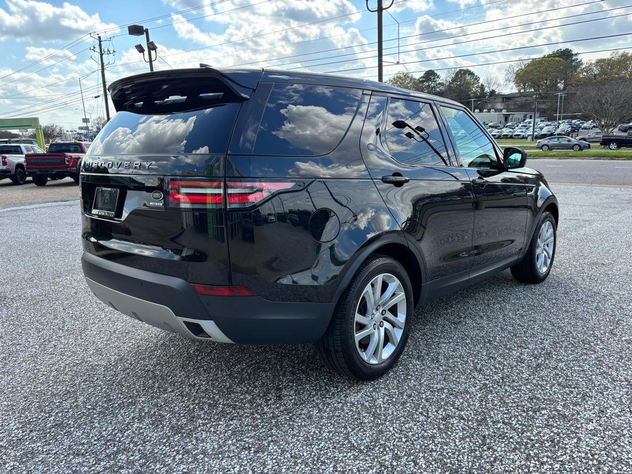 Used 2017 Land Rover Discovery HSE image 6