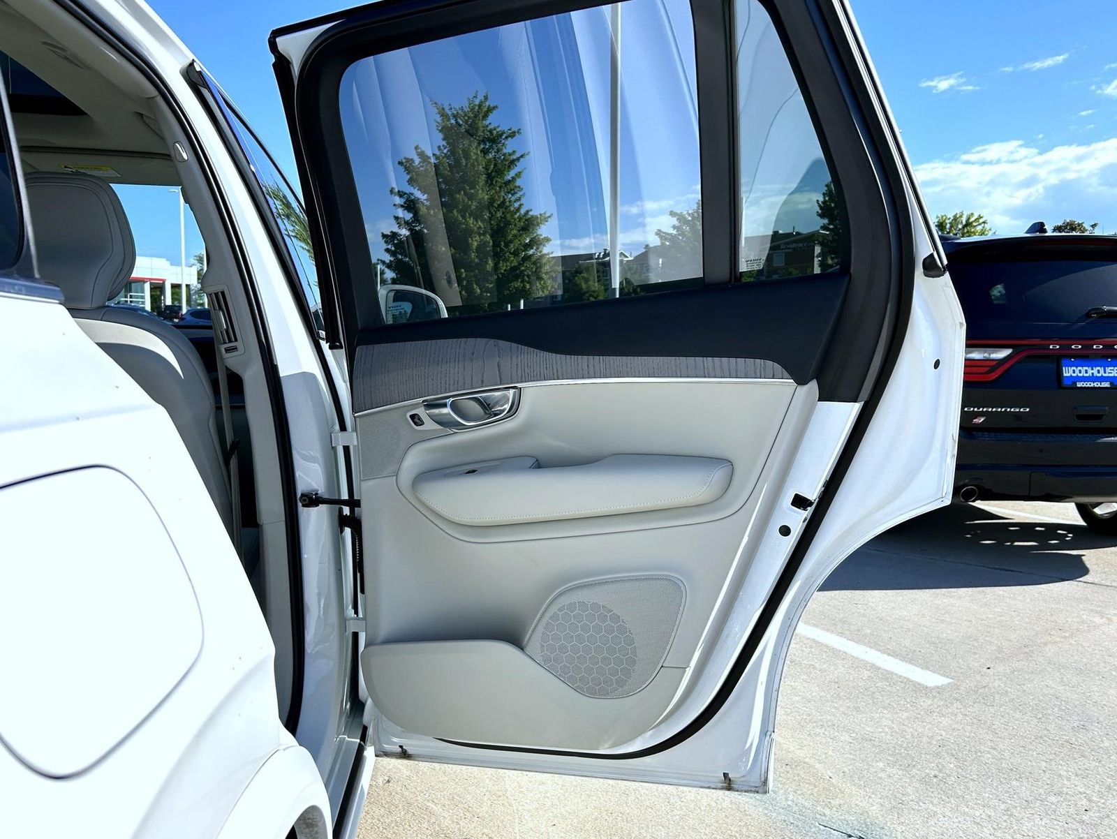 Used 2025 Volvo XC90 B6 Plus w/ Protection Package AWD/4WD image 17