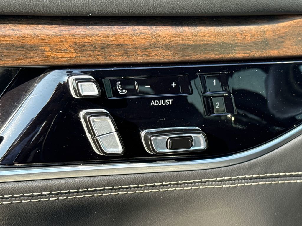 Used 2022 Jeep Grand Wagoneer Series I AWD/4WD image 24