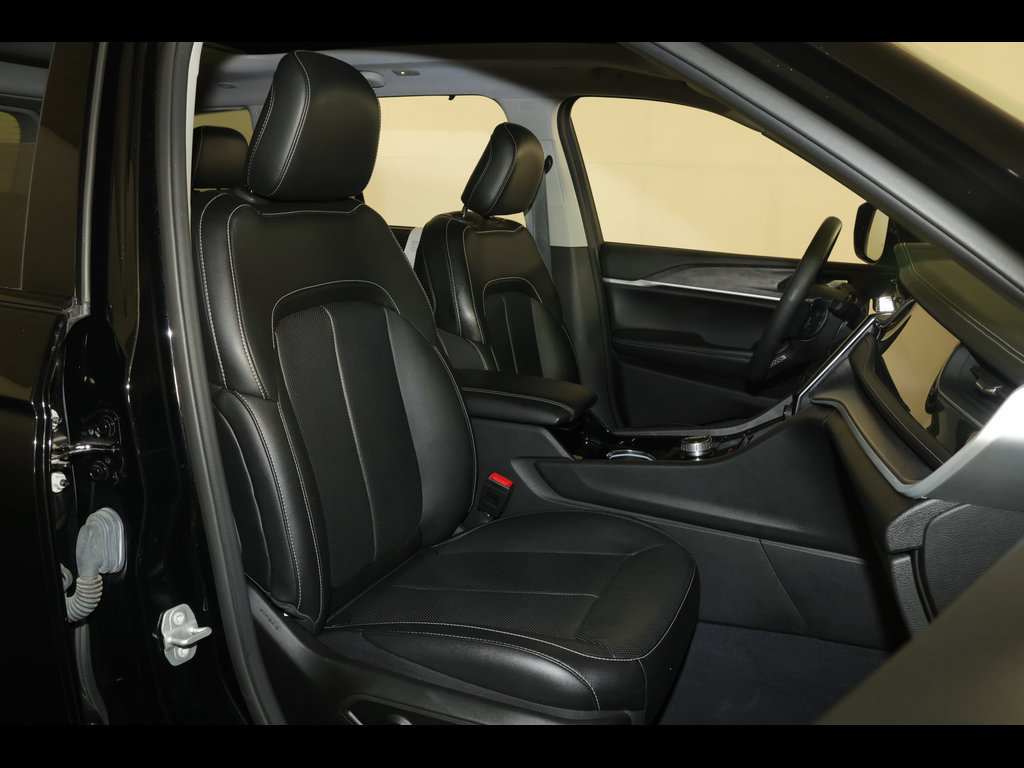 Used 2022 Jeep Grand Cherokee Limited 4xe w/ Luxury Tech Group II AWD/4WD image 36