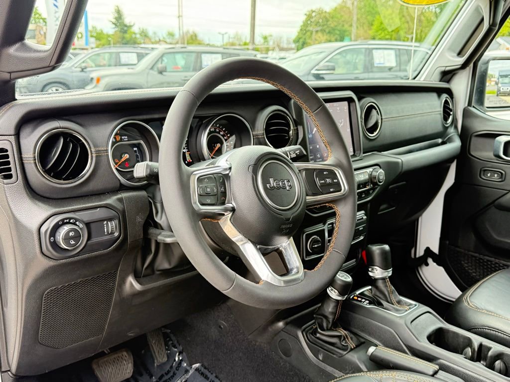 Used 2023 Jeep Gladiator Overland AWD/4WD image 15