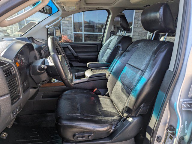 Used 2011 Nissan Titan SL w/ SL Technology Pkg AWD/4WD image 10