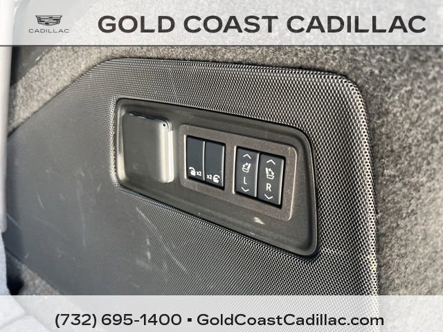 Certified 2024 Cadillac Escalade V w/ LPO, ONYX Package AWD/4WD image 17