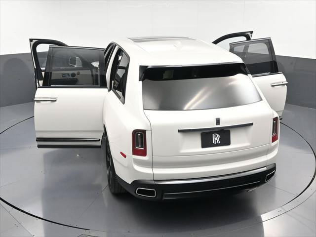 Certified 2022 Rolls-Royce Cullinan w/ Dark Exterior Package AWD/4WD image 39