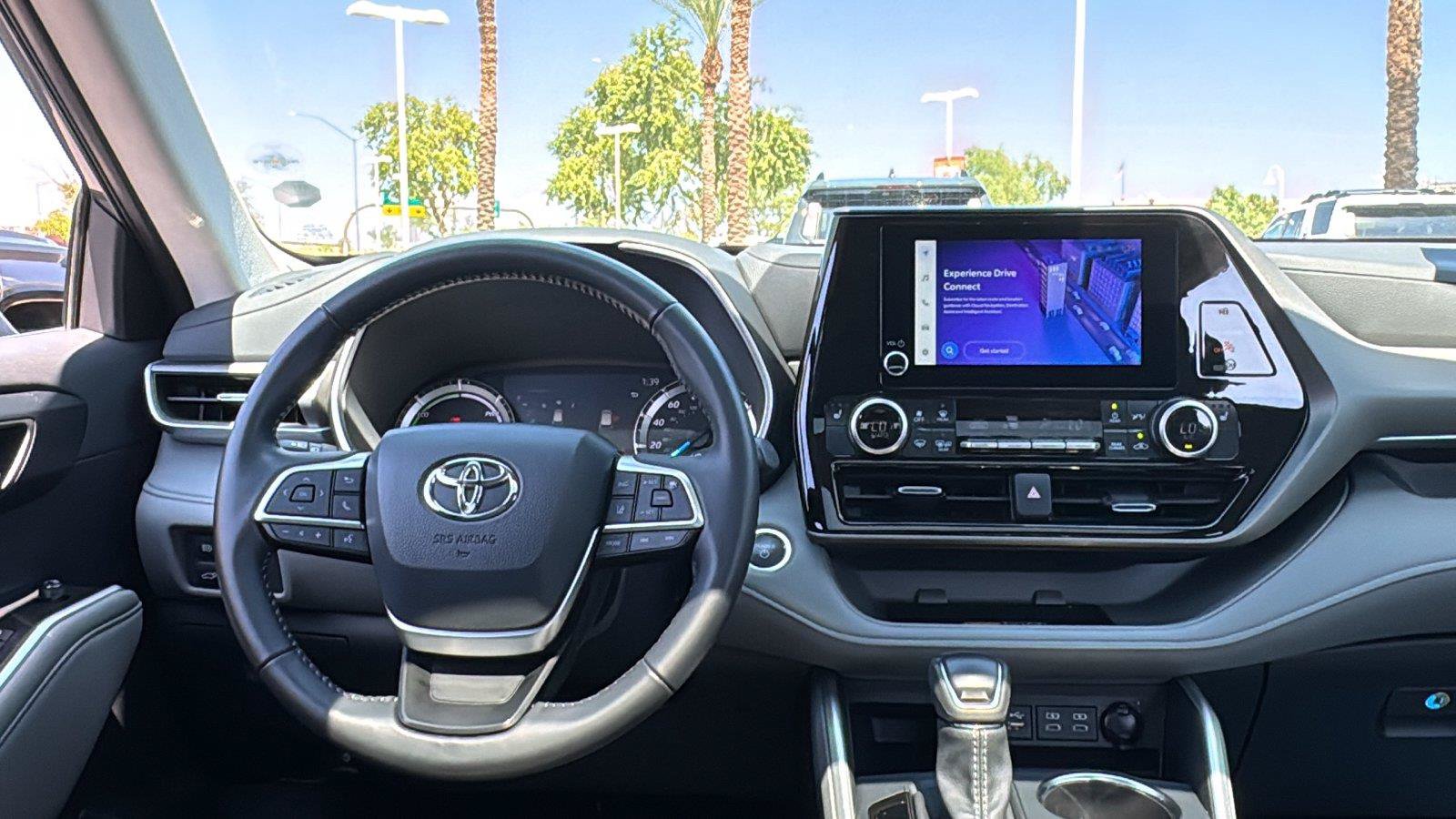Used 2026 Toyota Highlander XLE AWD/4WD image 12