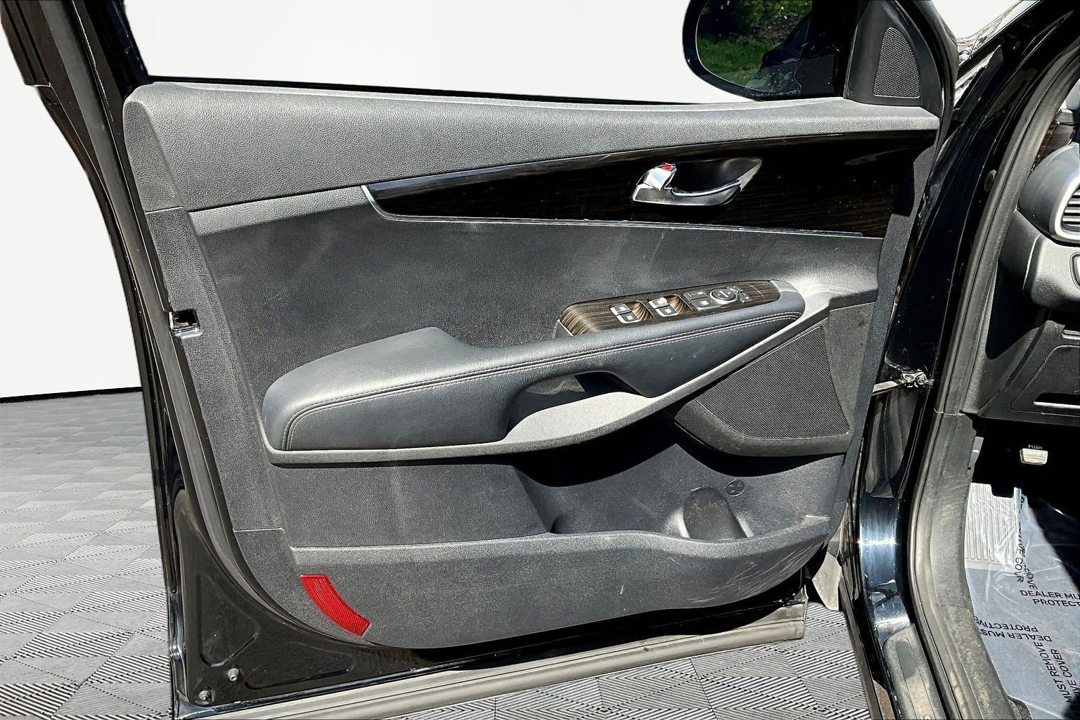 Used 2020 Kia Sorento LX image 20