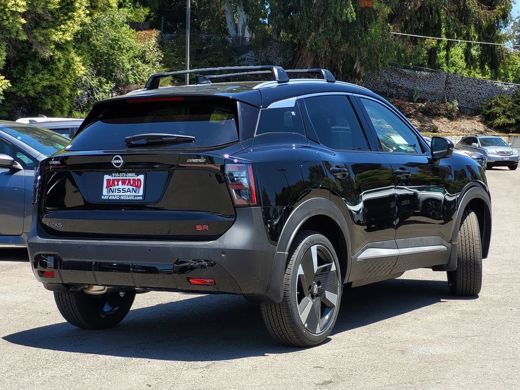 New 2025 Nissan Kicks SR FWD image 4