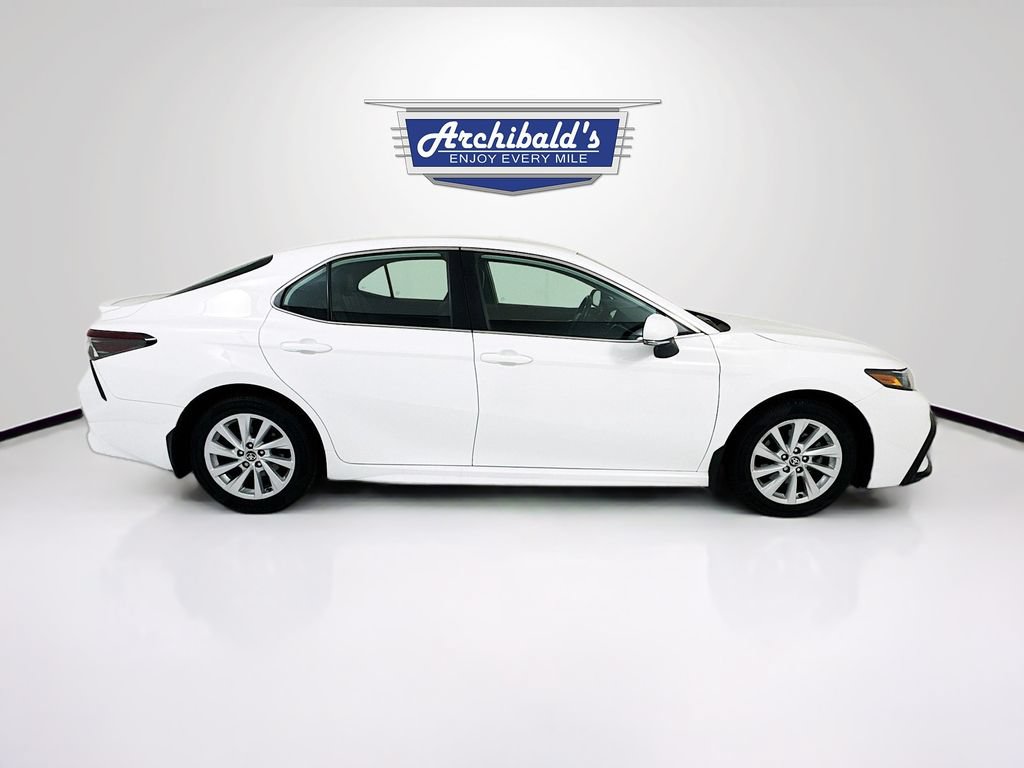 Used 2022 Toyota Camry SE AWD/4WD image 8