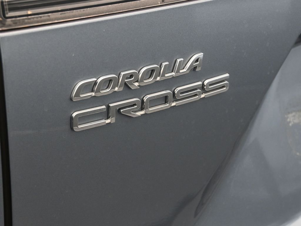 Used 2022 Toyota Corolla Cross XLE image 36